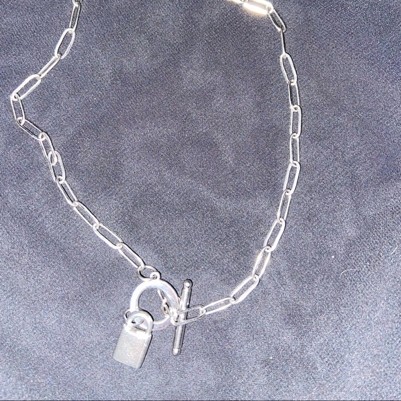 Paper clip toggle necklace in silver tone made of stainless steel 18” - Picture 5 of 7